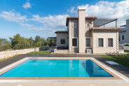 Amazing villa in an elite complex