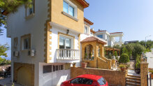 Large four-bedroom villa above the center of Kyrenia