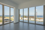 Spacious high-tech villa on the Mediterranean coast. Zero to the sea!