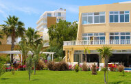 Three-bedroom in a residential complex by the beach