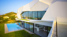 High-tech luxury villa