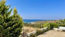 3+1 ready-made villa within walking distance to the sea.